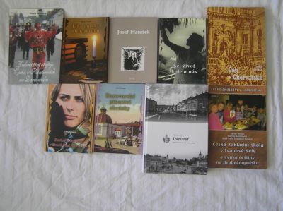 Några böcker, skrivna på tjeckiska, som givits ut av Jednota.